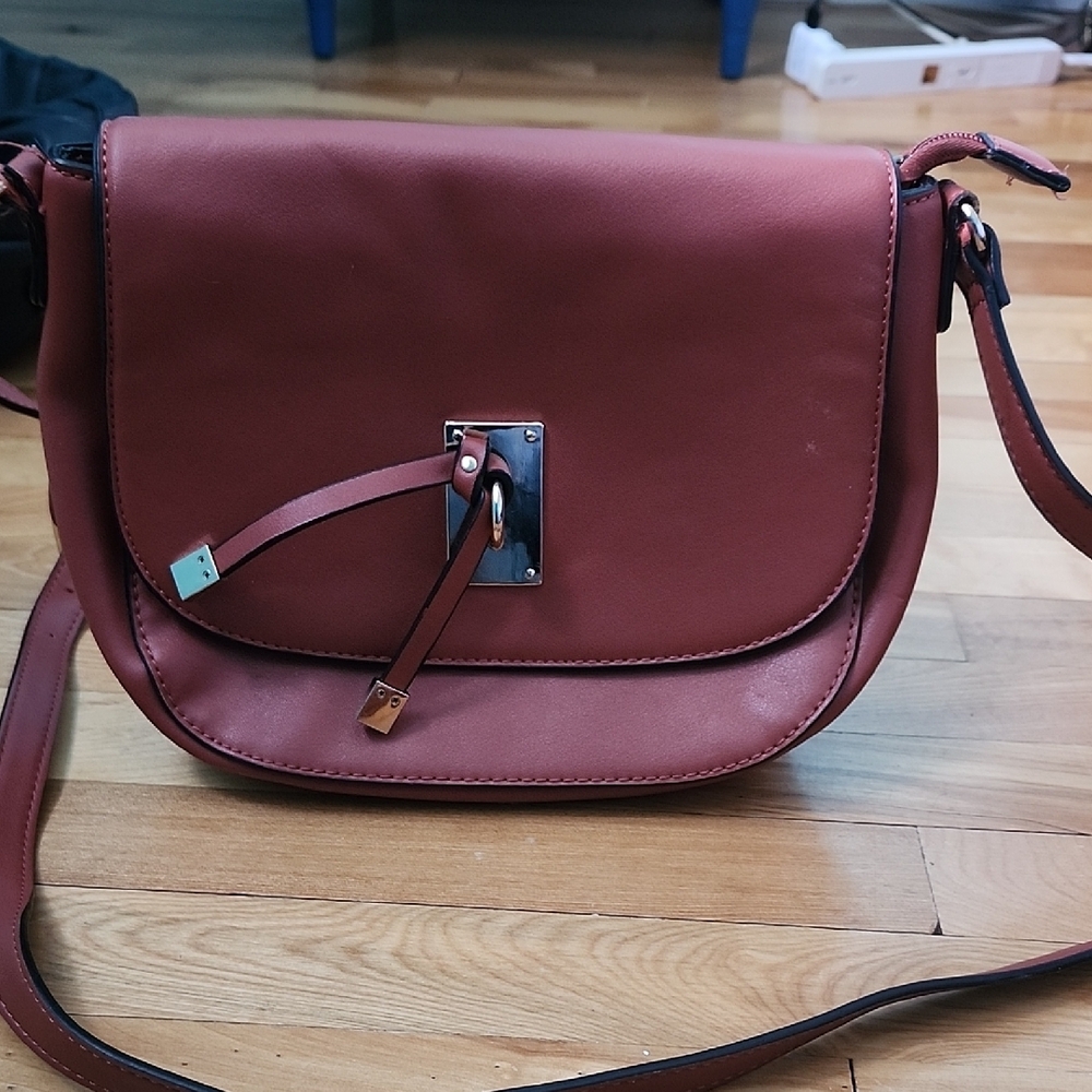 Elegant Brown Leather Crossbody Bag